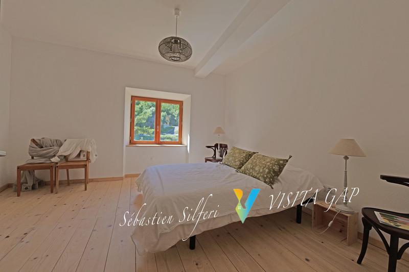 Maison - 223 m² - 12 pièces