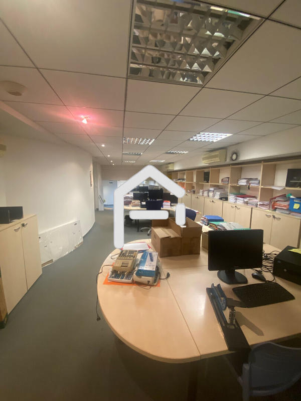 Local commercial - 343 m²