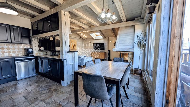 Châlet - 199 m² - 6 pièces