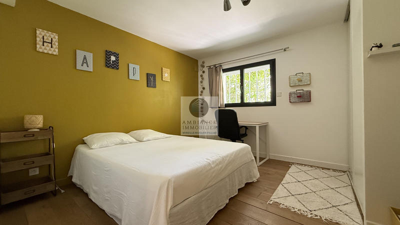 Maison - 280 m² - 10 pièces