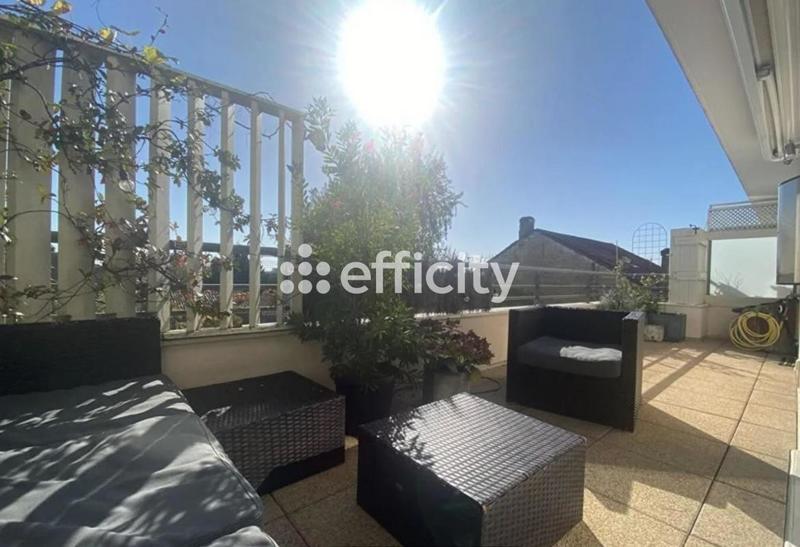 Appartement - 90 m² - 4 pièces