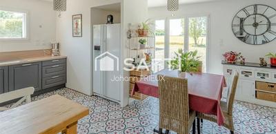 Maison - 275 m² - 9 pièces