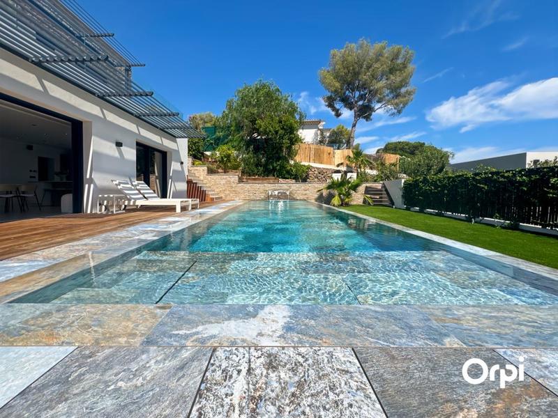 Villa - 242 m² - 5 pièces