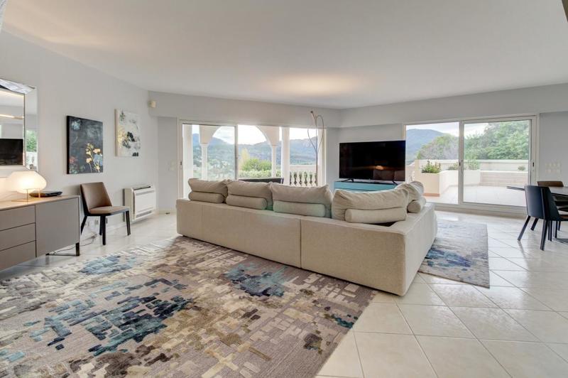 Appartement - 154 m² - 5 pièces