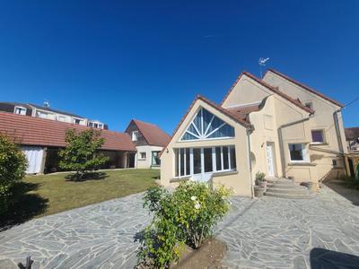 Maison - 215 m² - 6 pièces