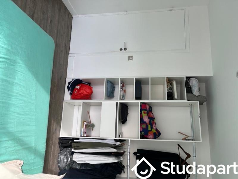 Chambre - 80 m² - 1 pièce