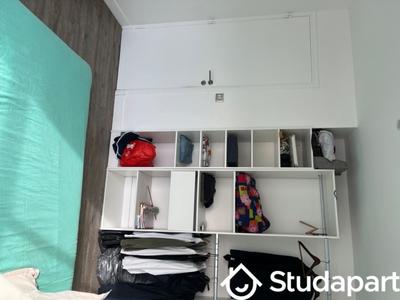 Chambre - 80 m² - 1 pièce