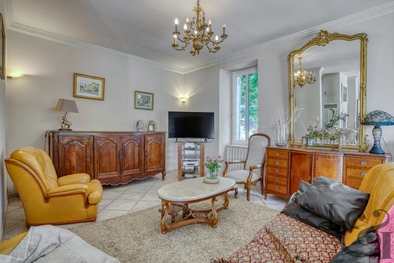 Maison - 182 m² - 6 pièces