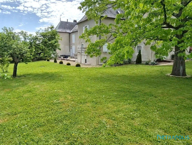 Maison - 300 m² - 13 pièces