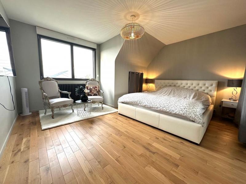 Maison - 188 m² - 8 pièces