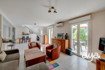 Maison - 121 m² - 6 pièces