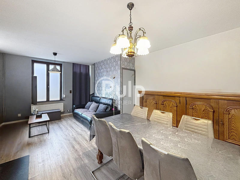 Maison - 90 m² - 5 pièces