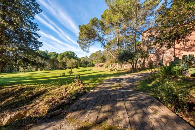 Maison ancienne - 300 m² - 8 pièces