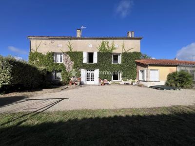 Maison - 259 m² - 7 pièces