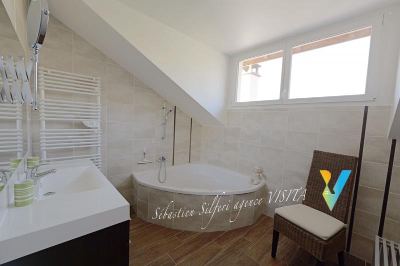 Maison - 195 m² - 9 pièces