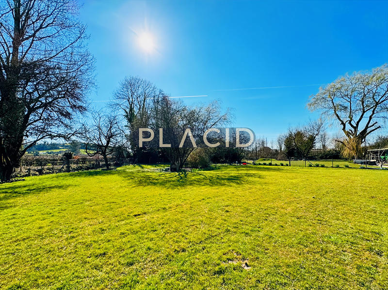 Maison - 328 m² - 10 pièces