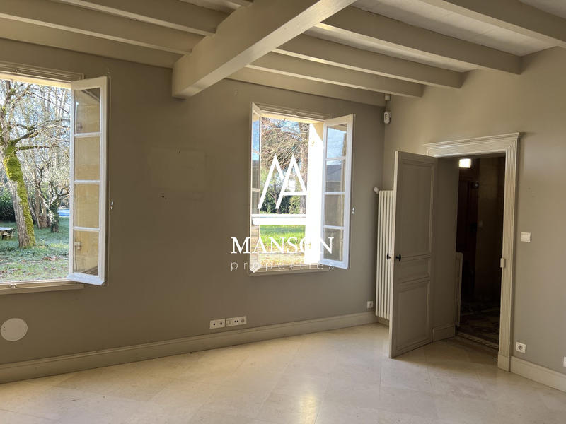 Maison - 350 m² - 10 pièces