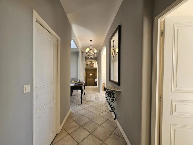 Appartement - 111 m² - 5 pièces