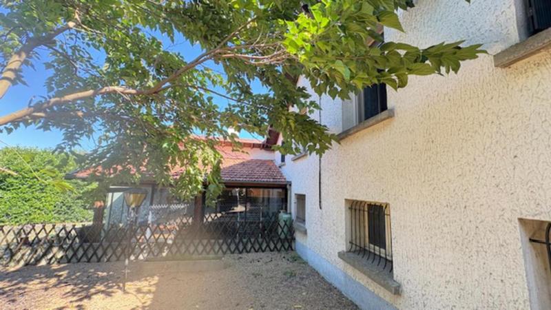 Propriété - 300 m² - 9 pièces