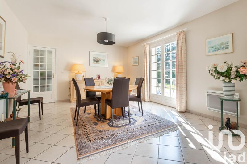 Maison - 246 m² - 9 pièces
