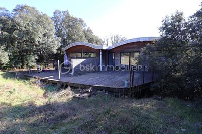 Maison - 260 m² - 9 pièces