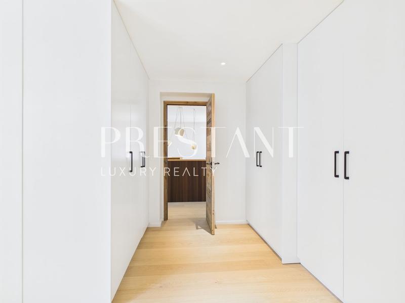 Maison - 231 m² - 7 pièces