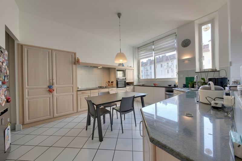 Appartement - 187 m² - 5 pièces