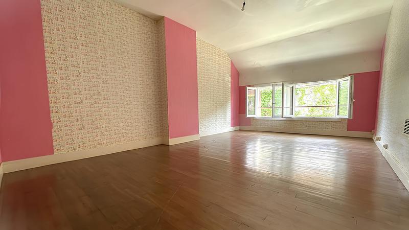 Maison - 140 m² - 8 pièces