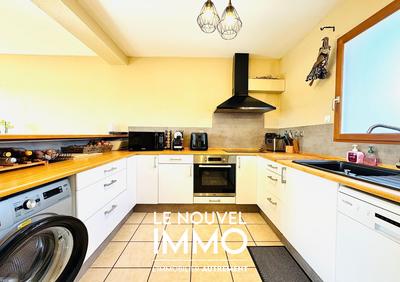 Maison traditionnelle - 90 m² - 4 pièces