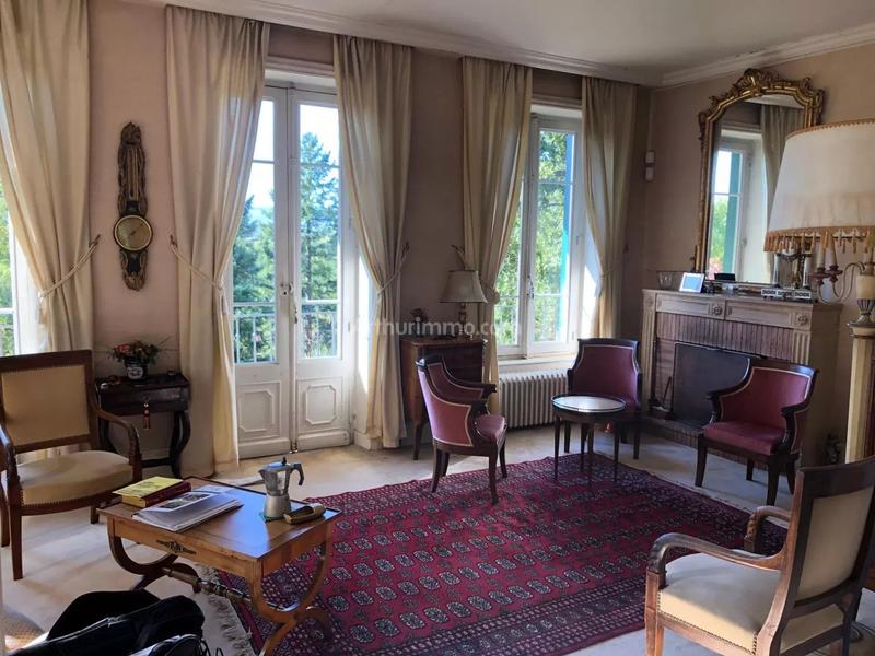 Maison - 180 m² - 9 pièces