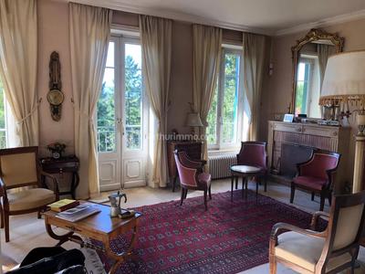 Maison - 180 m² - 9 pièces