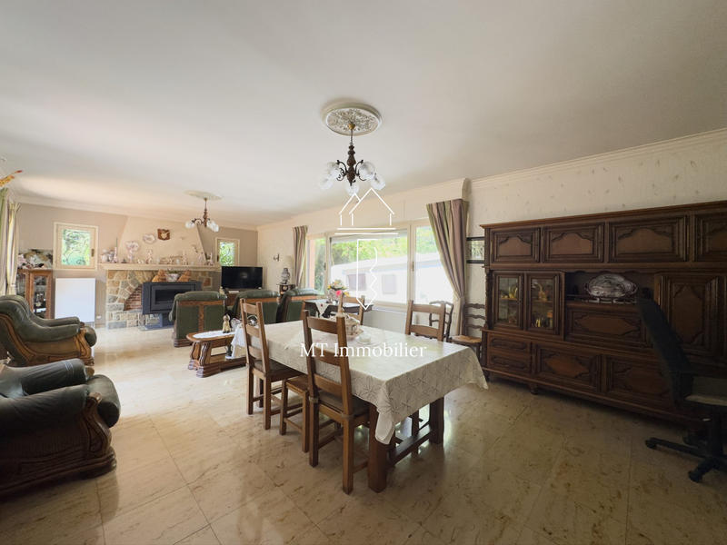 Villa - 223 m² - 6 pièces