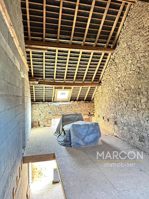 Maison - 95 m² - 5 pièces