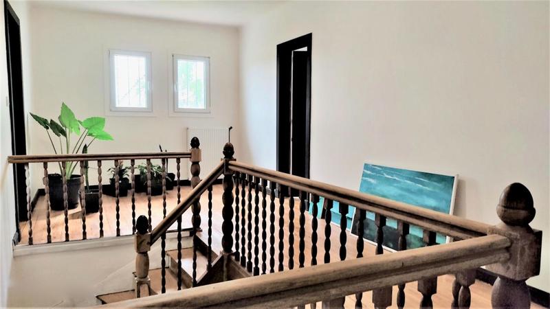 Maison - 275 m² - 7 pièces