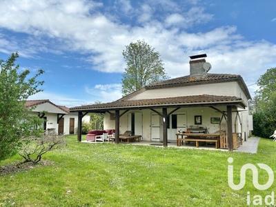 Maison - 200 m² - 8 pièces