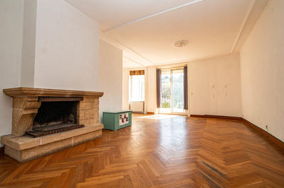 Maison - 213 m² - 7 pièces