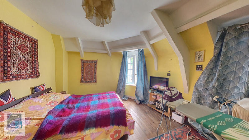 Maison - 234 m² - 11 pièces