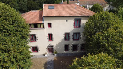 Maison - 270 m² - 6 pièces