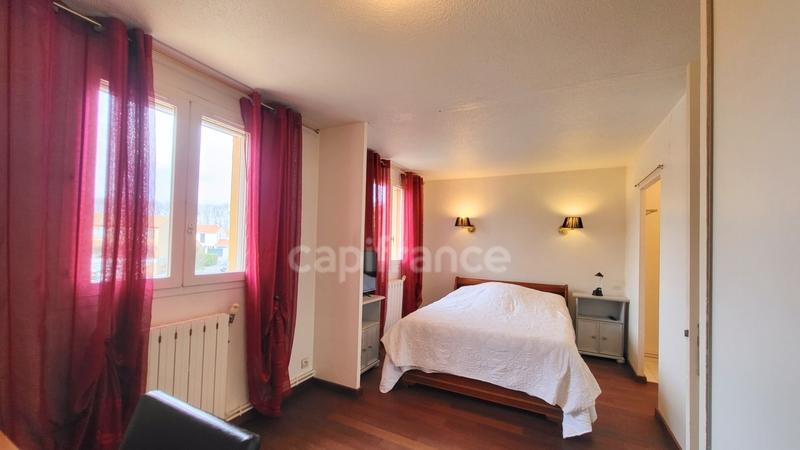 Maison - 152 m² - 6 pièces