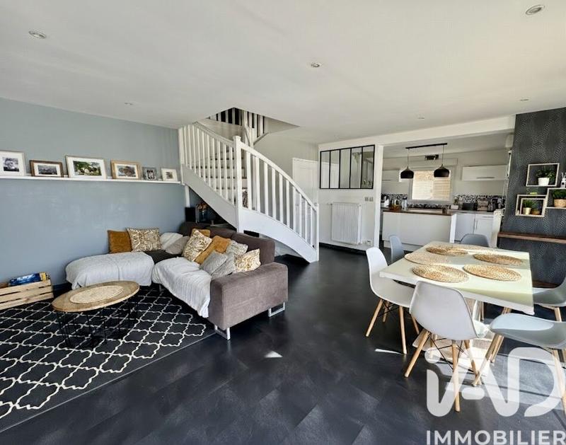 Maison - 96 m² - 5 pièces