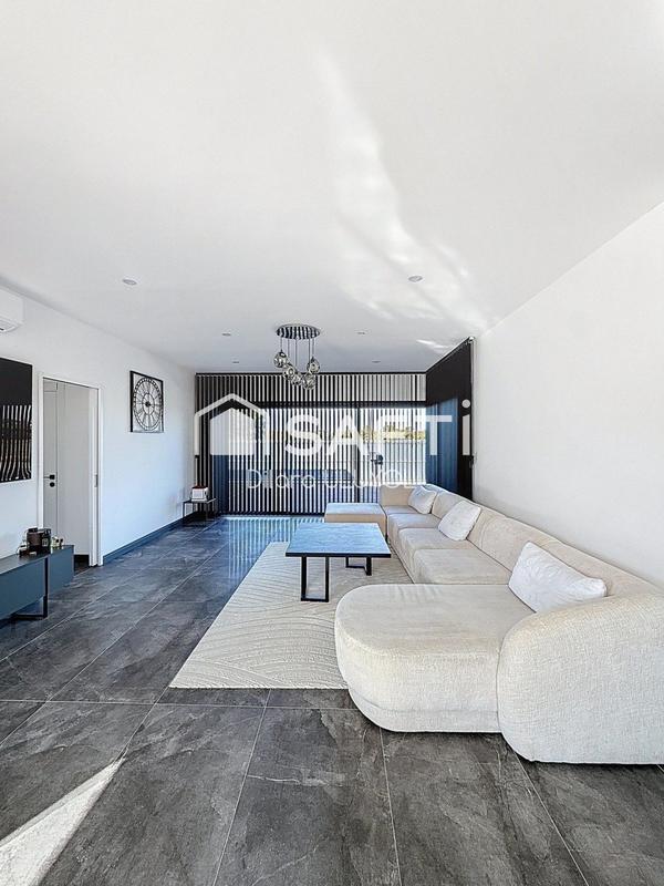 Maison - 152 m² - 8 pièces