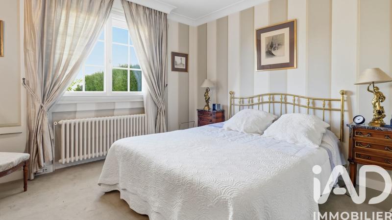 Maison - 163 m² - 9 pièces