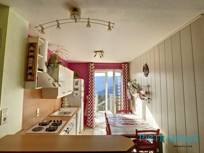 Maison traditionnelle - 176 m² - 8 pièces