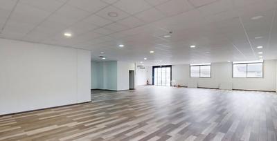Local commercial - 426 m² - 4 pièces