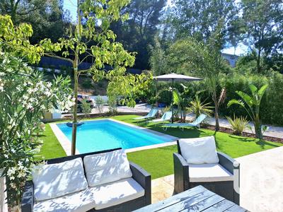 Maison - 140 m² - 5 pièces