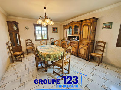 Maison - 182 m² - 9 pièces