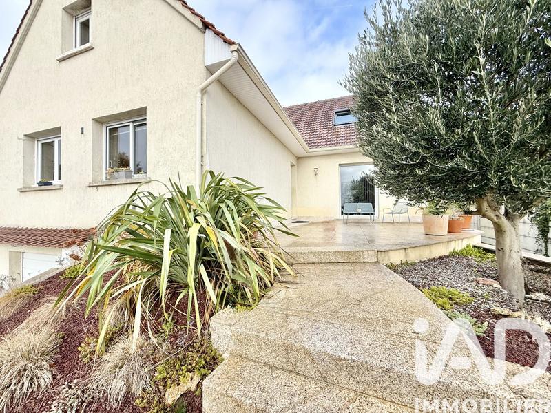 Maison - 166 m² - 6 pièces