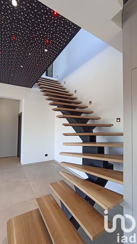 Maison - 182 m² - 5 pièces