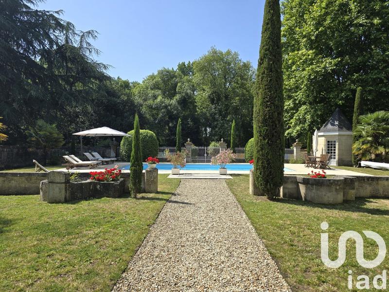 Maison - 270 m² - 10 pièces