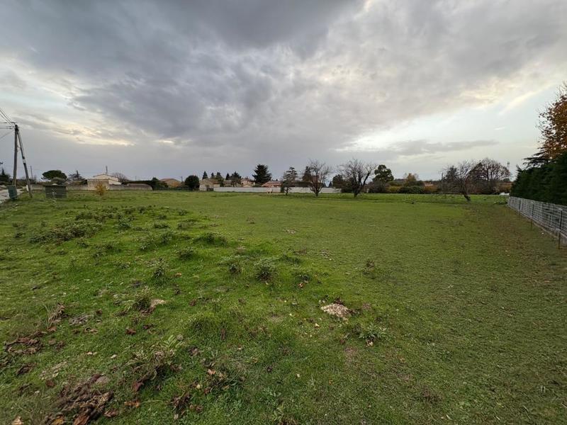 Terrain constructible - 1 000 m²